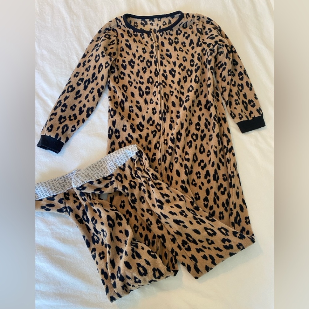 Carter's Tan and Black Leopard Pajama Set size 7
